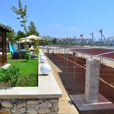 The Marilis Hill & 5* Okurcalar